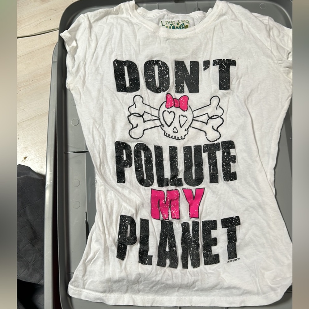 Like new Glittery Don’t Pollute my Planet with skull with bow t-shirt junior med